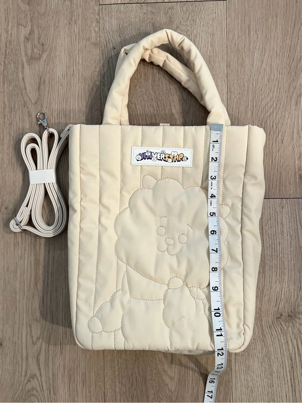 NWOT BT21 Rj Active Quilt Cream Tote Bag / Crossbody - Picture 3 of 6
